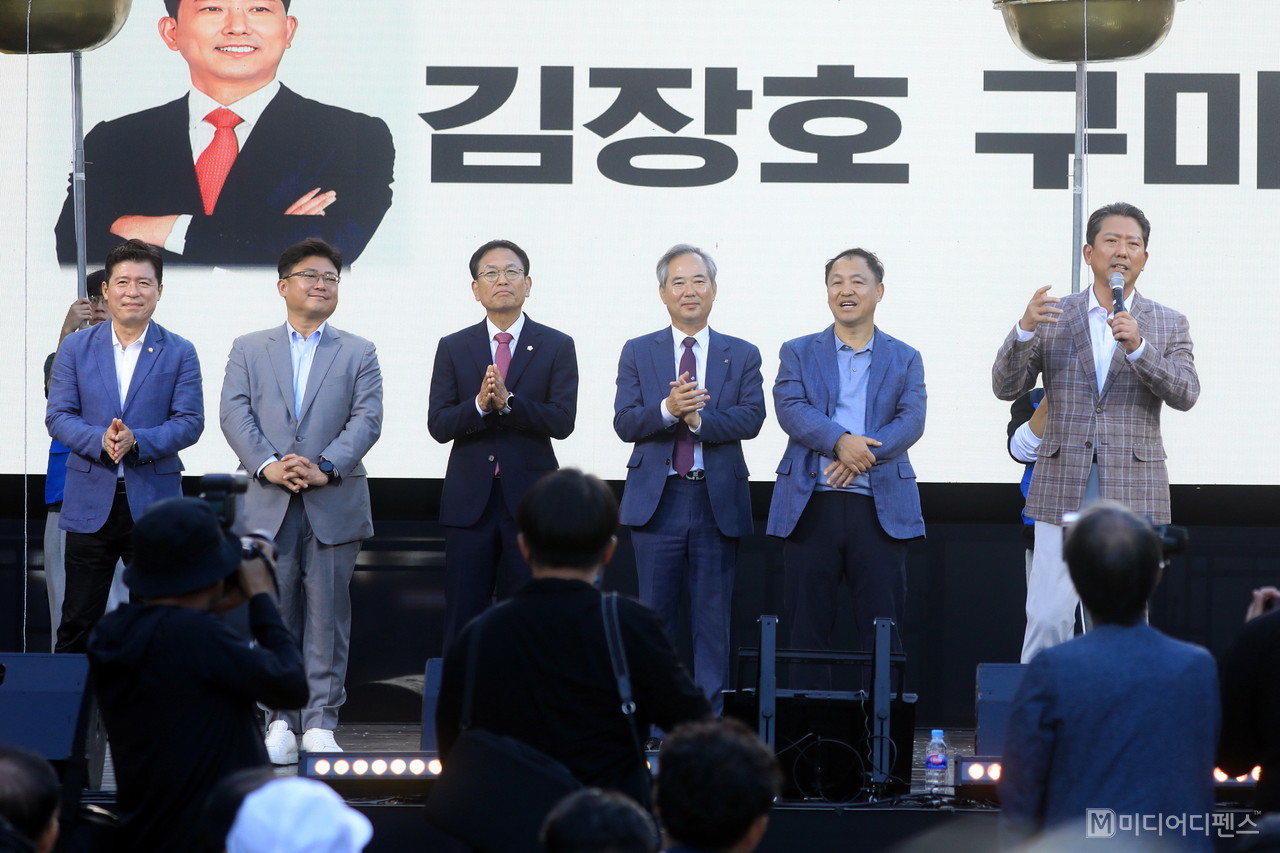 제3회 구미푸드페스티벌 개막식에서 김장호 구미시장인 축사를 하고 있다.